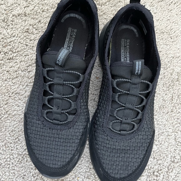 Women’s Sketchers GoWalk, Size 8 - Picture 2 of 6